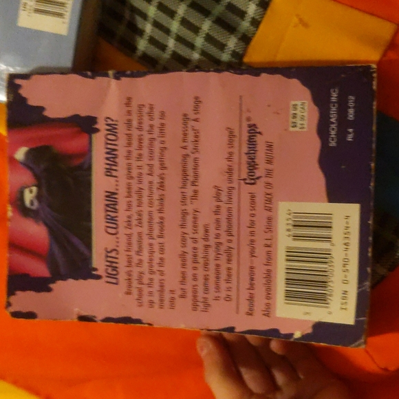 Books - Picture 4 of 4